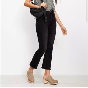 Loft Frayed High Rise Kick Crop Jeans In Washed Black Wash SIZE 24